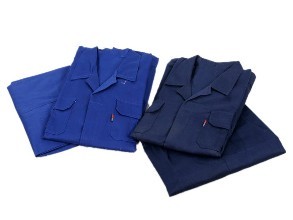 工作�? /> 
</p>
<p>
	<br />
</p>
<p>
	1.全棉作业服的保养�Q?br />
<br />
如果是棉麻资料的作业服，必定要留意防潮防霉，作业服怎么�q�行日常的保��d���Q�就必定要留意醋�Q�由于醋是会�Ҏ���l�品形成腐蚀的，保藏前要�z�净�Q�晒�q�Ӏ�还有像是一些果汁或者是其他的酸性物质都是需求留意的�Q�如果不���心感染了的话，保藏也要留意按色彩深���分�c�M��藏，免的�怺�染色�Q�那���p��立即用清水来处理�Q�不然的话时��M��了就会清�z�不掉�?br />
<br />
2.作业服的清洗�Q?br />
<br />
如果是丝�l�的作业服，丝绸的要点也是防潮，它比奛_��子还娇气。，淡色的一些作业服的话�z�的比较久就会呈现掉色的现象�Q�我们的作业服才不会�׃��我们的错误做法而减短他们的寿数�Q�如果是�q�样的话�Q�那么就可以再水中加一些清�z�剂�Q�然后跑半个���时左右�Q�然后再用清水来�q�行清洗�Q�期望大安���做好作业服的保养�Q�每天都�I�着新的���服�Q�轻松作业�?</p>
<p>
	<br />
</p>
<p>
	<br />
	<div>
		<br />
	</div>
</p>
<p>
	<br />
</p>
<p>
	<br />
</p> 
						   </p>
					</div>
					  <p>发布旉����Q?017-08-18 </p>
                    <p>来源�Q?a href='http://m.chigou.cn/news/22.html'>http://m.chigou.cn/news/22.html</a></p>
          
					<ul class=